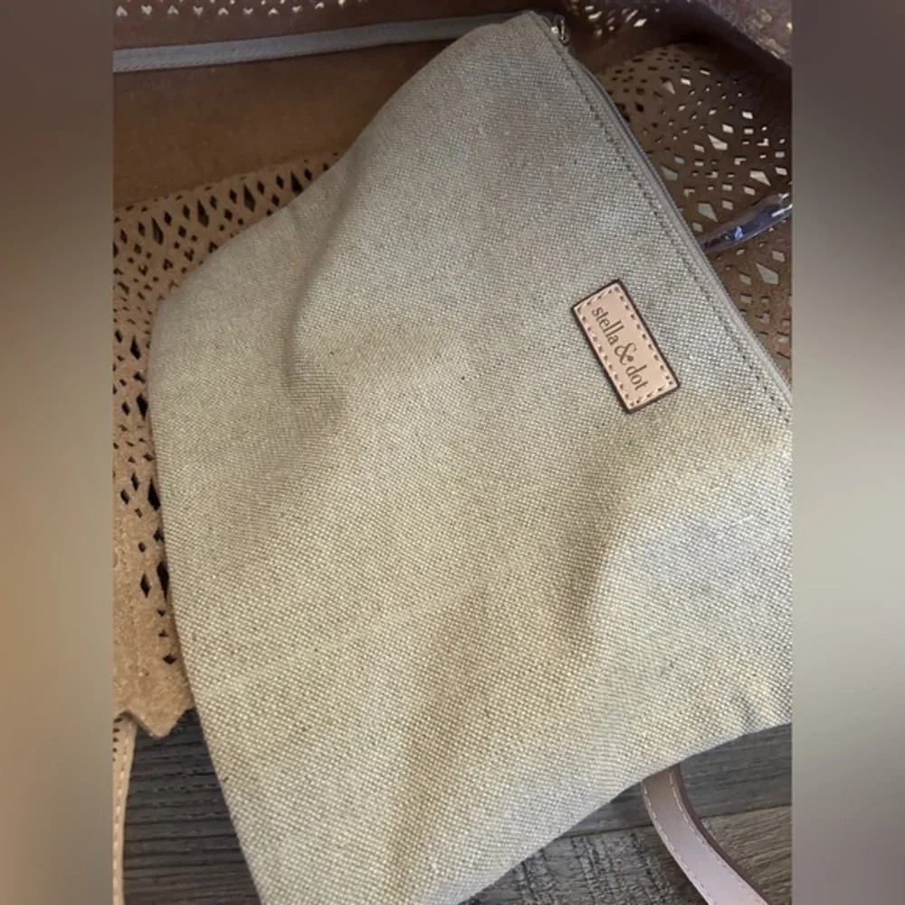 STELLA & DOT Elegant Tan Tote Bag - Picture 4 of 8